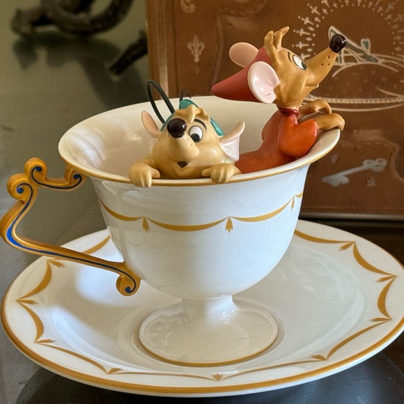 Walt Disney Classic Collection- Cinderella Gus and Jaq ..Tea for Two. - Picture 8 of 11